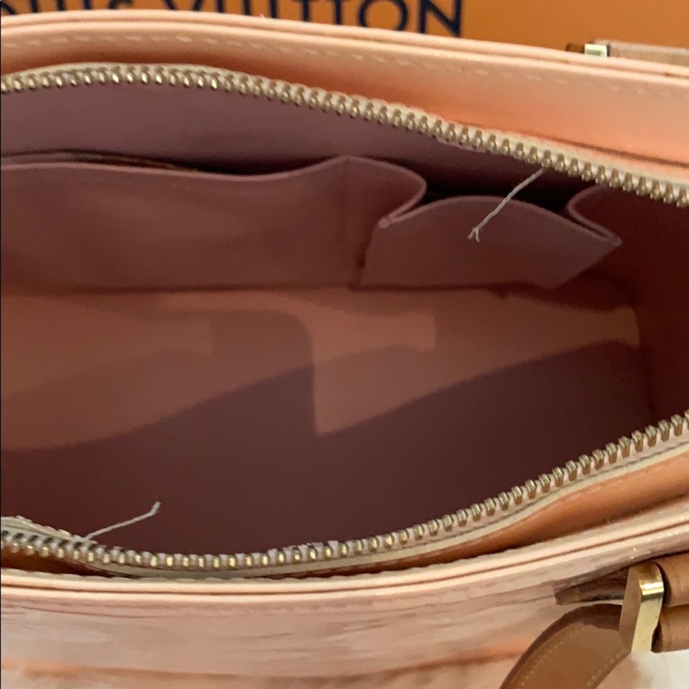 Authentic  Louis Vuitton Houston Vernice - Picture 5 of 7
